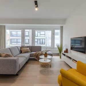 Recently Renovated, Luxury Near The Oostende